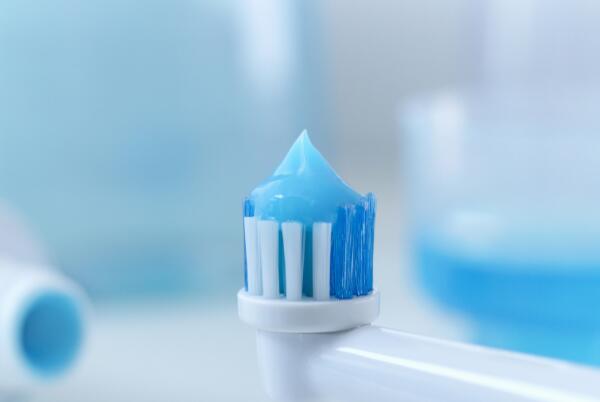 怎么區(qū)分聲波牙刷和電動(dòng)牙刷？辨別聲波電動(dòng)刷，重點(diǎn)看這三大方面即可