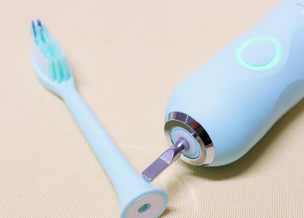 電動牙刷的保養(yǎng)技巧二