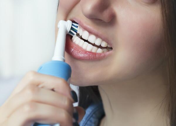 電動牙刷怎么用巴氏刷牙法？電動牙刷正確的刷牙方式操作介紹