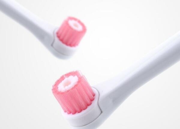 圓頭電動牙刷傷牙齦嗎？電動牙刷圓頭刷牙注意事項