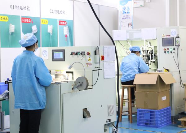 電動牙刷生產(chǎn)商廠家生產(chǎn)設(shè)備 刷博士電動牙刷生產(chǎn)商廠家工廠設(shè)備