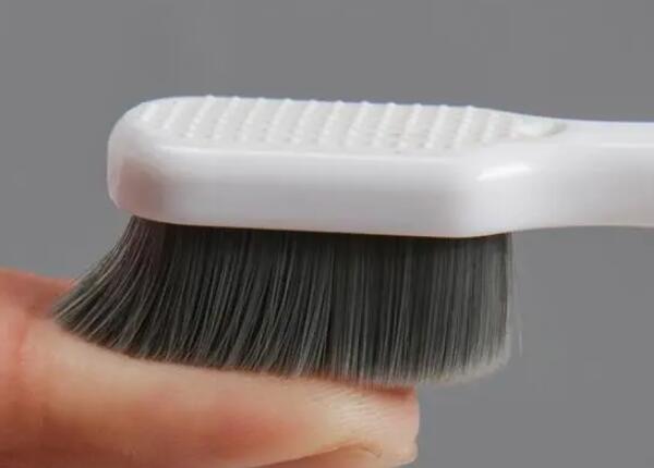 手動牙刷該如何選擇？選擇手動牙刷的幾大技巧