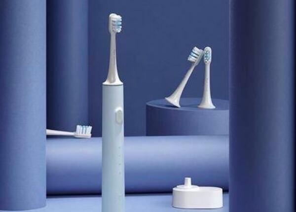 電動(dòng)牙刷當(dāng)清潔器好用嗎？刷牙工具電動(dòng)牙刷的幾大優(yōu)勢(shì)