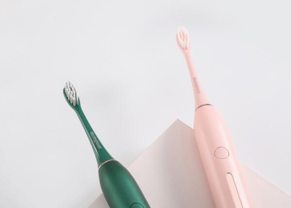 電動(dòng)牙刷當(dāng)清潔器怎么用？電動(dòng)牙刷清潔器的幾大用途