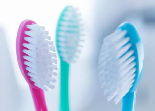 牙刷為啥會掉毛怎么辦？看完這篇文章，牙刷掉毛不再是問題！