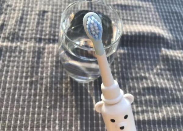 兒童如何正確用電動牙刷刷牙？牙刷刷牙指南分享