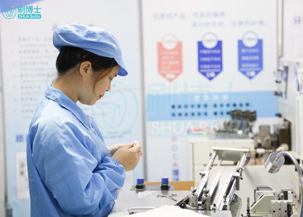 代加工的電動(dòng)牙刷安全嗎？正規(guī)電動(dòng)牙刷代工廠產(chǎn)品有保障！